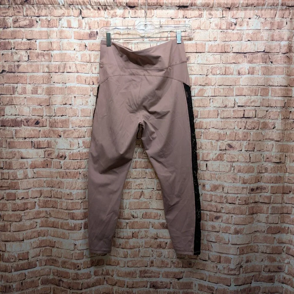 Walk Pop Leggings Pink with Black Side Panels Size Medium - Picture 8 of 12